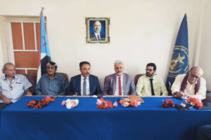 رئيس انتقالي أبين يعقد لقاءً مشتركاً للهيئة التنفيذية لانتقالي المحافظة والهيئة الإدارية لمنسقية الجامعة