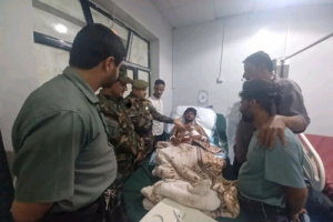 المقدم رياض الشيخ والعميد هاشم السيد يزوران جرحى الكتيبة الأولى احتياط حماية رئاسية في عدن