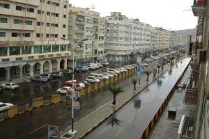 اندلاع حريق في عمارة بالشارع الرئيسي في المعلا