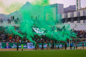 محافظ العاصمة عدن يهنئ نادي وحدة عدن بالتتويج بدوري عدن الممتاز