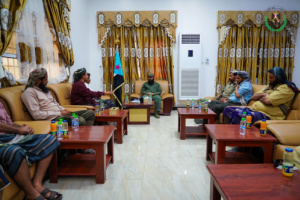 العميد الوالي يلتقي عدداً من مشايخ أبين ويؤكد أن الحزام الأمني هو صمام أمان المحافظة