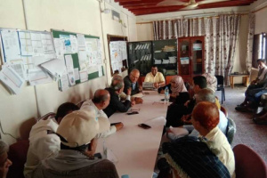 وفد من المركز الوطني للتثقيف والإعلام الصحي بوزارة الصحة يناقش بأبين برنامج التوعية الاستباقية ضد مرض الكوليرا