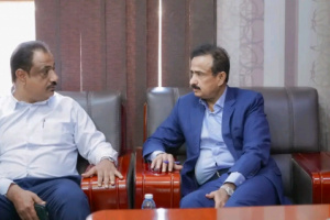 محافظ شبوة يطّلع على أوضاع مديرية جردان ويوجه بتعزيز مستوى الخدمات