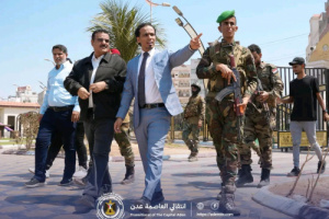 السقاف يزور مديرية المنصورة ويطّلع على المشاريع الخدمية والتنموية