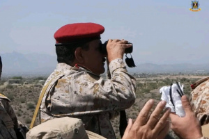 معالي وزير الدفاع يزور جبهة الضالع ويلتقي بقيادة المحافظة