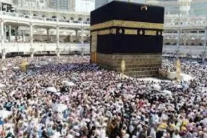 السعودية تُصدر تنبيهًا عاجلًا للمعتمرين اليمنيين: تأشيرة العمرة تصبح صالحة لـ30 يومًا فقط من تاريخ الإصدار!