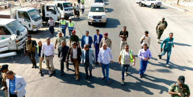 محافظ حضرموت يتفقّد جسر المنورة في المكلا بتصاميم تجمع بين الكفاءة وسرعة التنفيذ ويطلع على مستوى الانجاز في المرحلة الثانية لخور المكلا