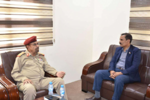 رئيس انتقالي حضرموت يلتقي رئيس مركز العمليات المشتركة بالمحافظة