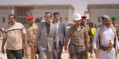 المحافظ بن الوزير يشيد بمستوى الإنجاز في مشروع مبنى كلية الطب بجامعة شبوة