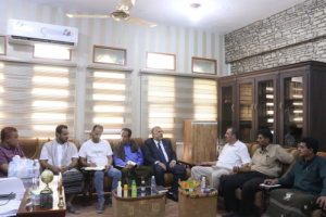 فريق التوجيه والرقابة الرئاسي وقيادة انتقالي المهرة يزوران مكتب التربية بالمحافظة