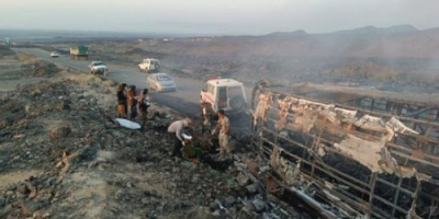 راح ضحيته معظم الركاب .. حادث مروري مروع على طريق العرقوب الجبلي في أبين