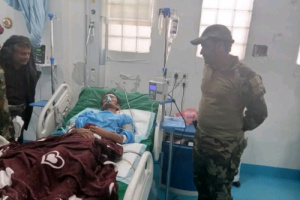 العميد الحارثي يزور جرحى حادثة الاستهداف بالطيران المسير الحـ ـوثي بجبهة مرخة العليا