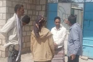 رئيس انتقالي أحور يقف على تداعيات إغلاق مستشفى المديرية ويؤكد إعادة فتحه