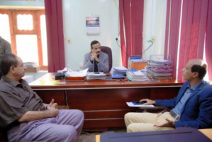 محافظ شبوة يتابع واقع العملية التعليمية والانضباط المدرسي