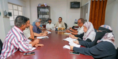 اجتماع لمتابعة مستوى تنفيذ مشاريع البرنامج الاستثماري بمديرية صيرة بعدن