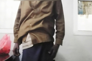 شرطة التواهي تلقي القبض على متهم بتخريب شبكة الصرف الصحي في حي العروسة