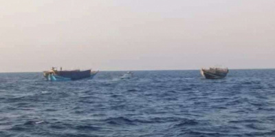 خفر السواحل يضبط سفينتين قادمتين من جيبوتي ويحتجز معدات اتصالات متقدمة كانت مخفية