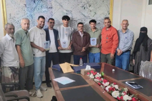 إدارة أهلي عدن تكرم ابطال بطولة الكرة الشاطئية