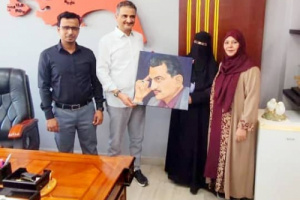محافظ العاصمة عدن يُكرم الفنانة التشكيلية نادية المفلحي
