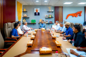 لملس يناقش مع قيادة هيئة المساحة الجيولوجية مخاطر الانهيارات الصخرية والإجراءات الوقائية