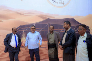 الشيخ لحمر يطلع على التحضيرات النهائية لانطلاق مسابقة "شاعر شبوة"