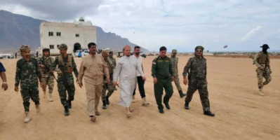 محافظ سقطرى يزور معسكر القوات الخاصة ويتفقد التحضيرات لحفل تخرج الدورة التأهيلية