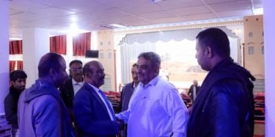 رئيس انتقالي شبوة يطلع على التحضيرات النهائية لانطلاق مسابقة "شاعر شبوة