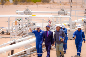 وزير الدولة محافظ العاصمة عدن يشيد بدور محافظ شبوة باستمرار تزويد محطات كهرباء عدن بالنفط الخام
