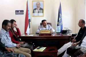 رئيس انتقالي أبين يلتقي السلطة المحلية واللجنة الأهلية بمديرية زنجبار