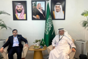 بن عفرار يبحث مع المشرف العام لوكالة الاستدامة السعودية تعزيز التعاون البيئي