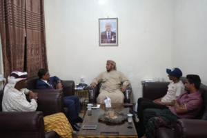 محافظ سقطرى يناقش مع وكيل هيئة حماية البيئة الجهود المشتركة  لصون المحميات والتنوع الحيوي