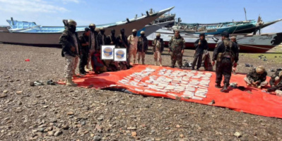 الحملة الأمنية لقوات العمالقة تضبط قارباً يحمل 600 ألف قرص كبتاجون في عملية بحرية نوعية