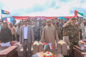 محافظ سقطرى يشهد حفل تخرج منتسبي الشرطة والقوات الخاصة من الدورة التدريبية العسكرية