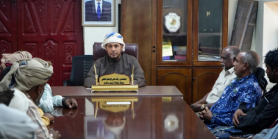 محافظ سقطرى يلتقي مشايخ وأعيان قبيلة بدلهي