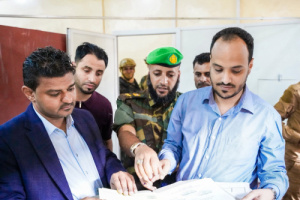 مدير عام مديرية الشيخ عثمان يثمن جهود وحدة التدخل في حماية الأراضي بعدن