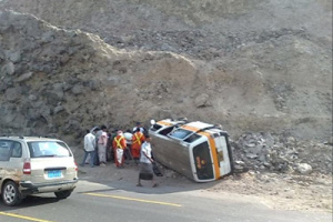 إب.. وفاة شابين وإصابة ثالث بحالة حرجة في حادث مروري مروع بمديرية جبلة