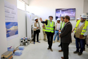 محافظ حضرموت والسفير الألماني يتفقدان مشروع تأهيل المخازن المركزية للأدوية (شريان الإمداد للمحور الشرقي)