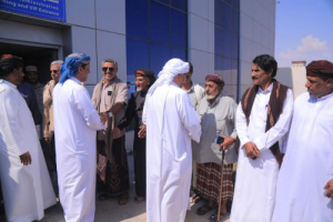 وصول بن عفرار وباكريت إلى المهرة للمشاركة في فعاليات الذكرى الـ58 للاستقلال