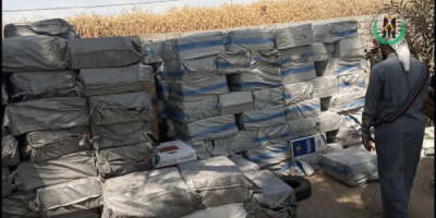 قوات الحزام الأمني بلحج تضبط مخازن لبيع وتوزيع مواد مهربة في منطقتي اللحوم والرباط