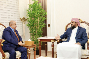 المحرّمي يناقش مع محافظ حضرموت مستجدات الأوضاع ومساعي تعزيز الاستقرار