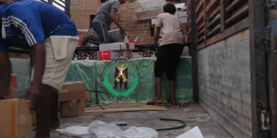 حزام أبين يضبط شحنة سجائر مهربة مخفية داخل شاحنة &ldquo;جامبوا&rdquo;