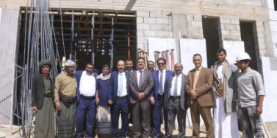 الجبواني وبن لسود يتفقدان سير الأعمال الإنشائية في كلية الطب بجامعة شبوة