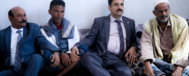 الجبواني وبن لسود يؤدون واجب العزاء لأسرة الفقيد عبدربه محرق