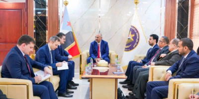 الرئيس القائد عيدروس الزُبيدي يستقبل سفير روسيا الاتحادية لدى بلادنا