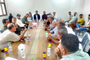 وزارة الزراعة والثروة السمكية تبحث في عدن إجراءات عاجلة لضبط أسعار الأسماك واستقرارها في الأسواق