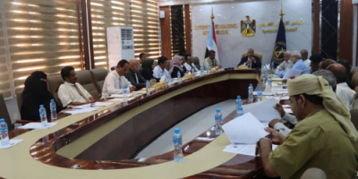 مجلس المستشارين يهنئ القيادة السياسية والعسكرية بانتصارات وادي حضرموت