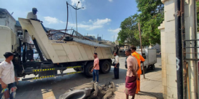 مكتب الأشغال والعوائق ينفّذ حملة تنظيف شاملة لحديقة فكتوريا بالتواهي