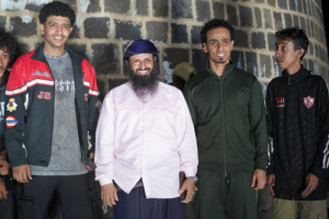 قوات الحزام الأمني تحتفل رسمياً بتحرير وادي حضرموت بإطلاق الألعاب النارية في سماء العاصمة عدن