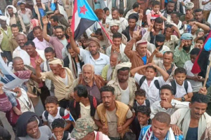 انتقالي المسيمير ينظم مسيرة جماهيرية احتفالًا بانتصارات القوات الجنوبية في حضرموت