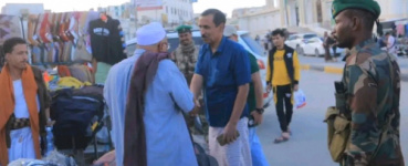 باتيس يتفقد المواطنين في سيئون ويؤكد استمرار القوات الجنوبية في تثبيت الأمن بوادي حضرموت